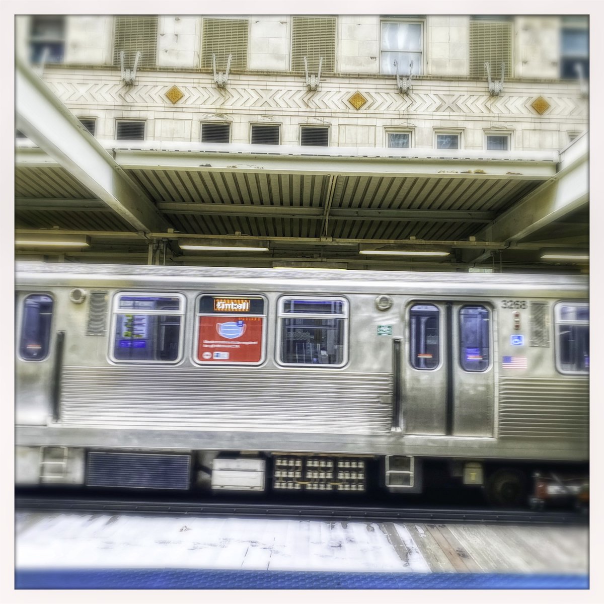 JamrozPhoto's tweet photo. Back to the #grind and #commute @cta #cta let's bring back the #loop @ChiLoopAlliance #merchandisemart #subway #streetphotography #midewest #Travel #City #citylife #downtown https://t.co/t1z4in8seJ