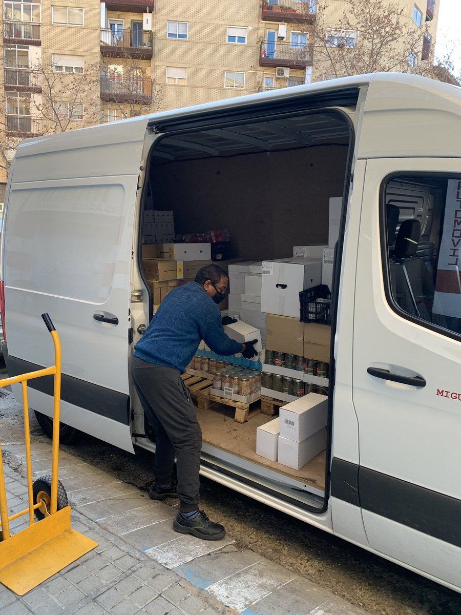salvamacias59's tweet photo. Semana ilusionante , viajando consiguiendo cosas para los que lo necesitan , desde el voluntariado real, deporte y solidaridad, próximamente 2.100 desayunos ,  repartidos alimentos para  más de 500 personas , feliz como una perdiz y además aumentando el nivel de entrenamientos https://t.co/GmptEVoYUw