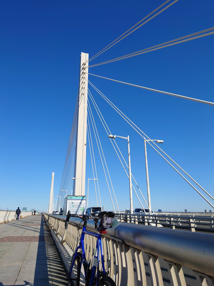 okada_taicho's tweet photo. 本日の四谷橋
#自転車
#チャリ
#チャリンコ
#ロードレーサー
#ロードバイク
#自転車のある風景
#ロードバイクのある風景
#ミニベロ
#M451 https://t.co/ekeDcF2JWl