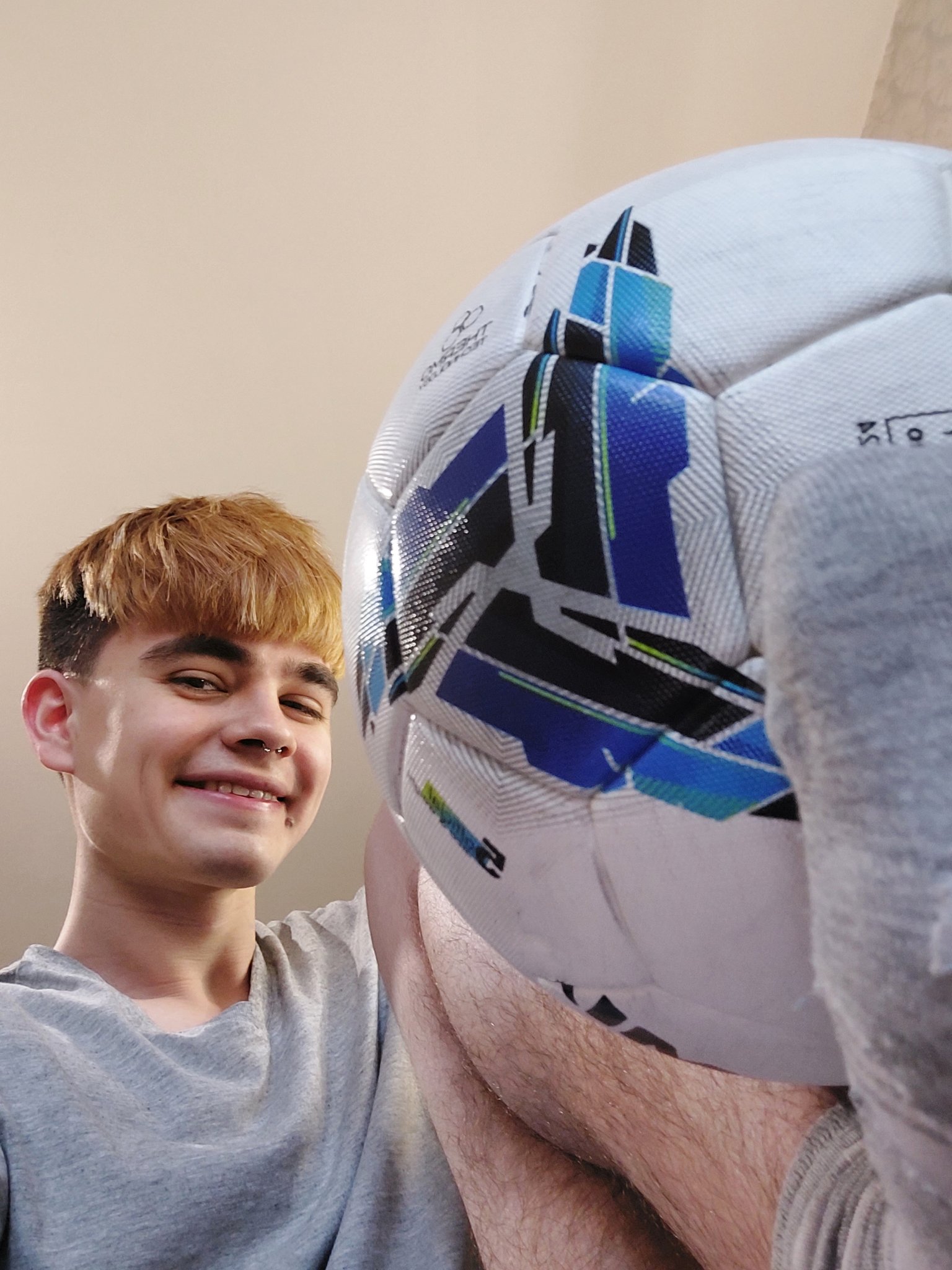 Join the football show today⚽️ 🔜 From 4 to 10 PM UTC+3 😊 https://t.co/9vwehp95cU