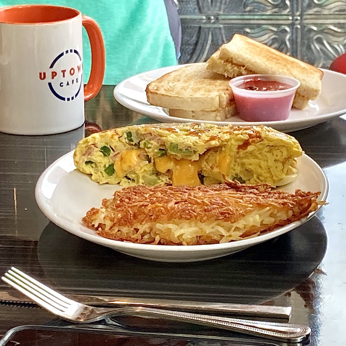 UptownCafes's tweet photo. Round up the kids and head to Uptown for brunch this morning. Our menu has something for everyone. All fresh and made to order just for you.
#eatlocal #saturdaymorning #brunchnearme https://t.co/o52NAVyQrs