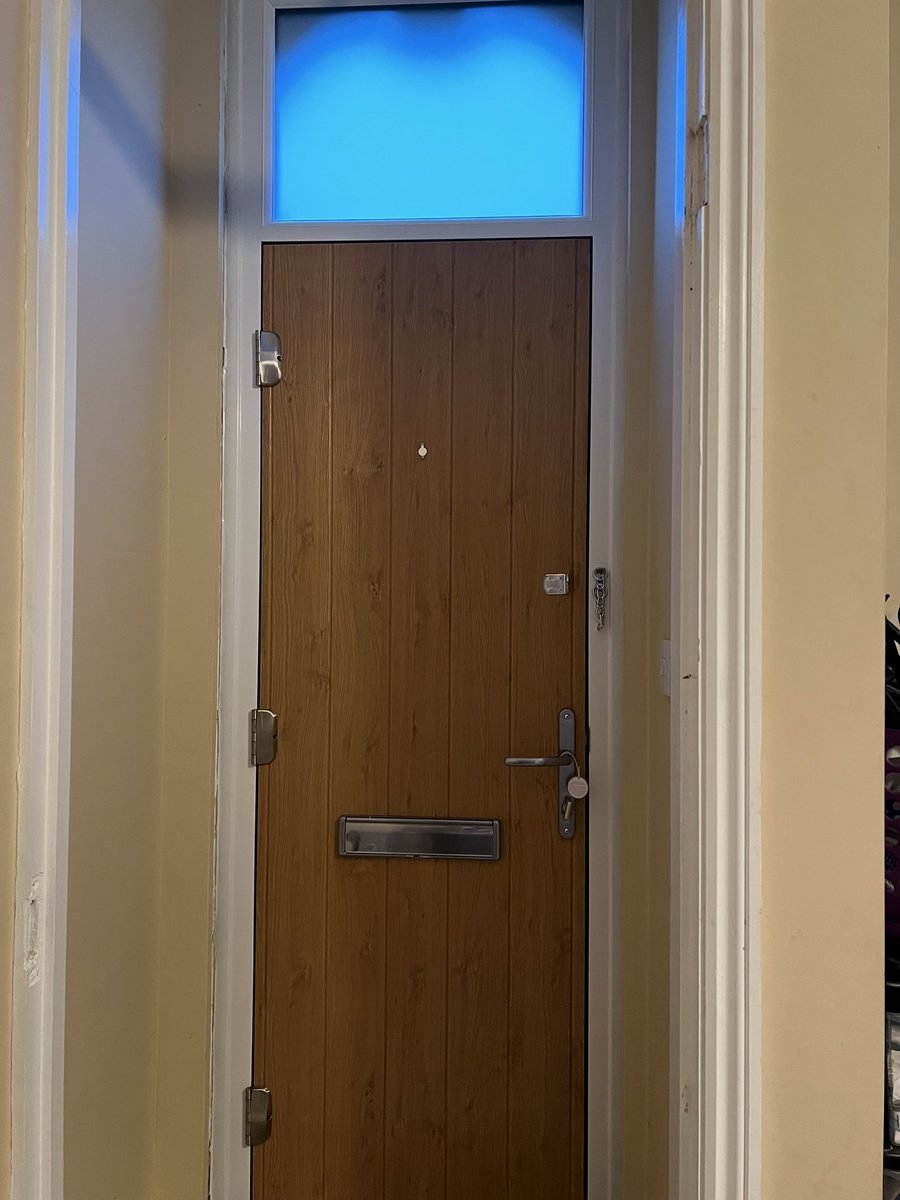 YourNextDoor1's tweet photo. A front and back door Installation somewhere in Derby,the @FutureProduct30 Solidcore featuring contrasting internal and external colours,fitted with the ultimate @UltionLock thumbturn barrels.Draft free, looks and Security!Money well spent.👌 https://t.co/wXNCaAF9Af