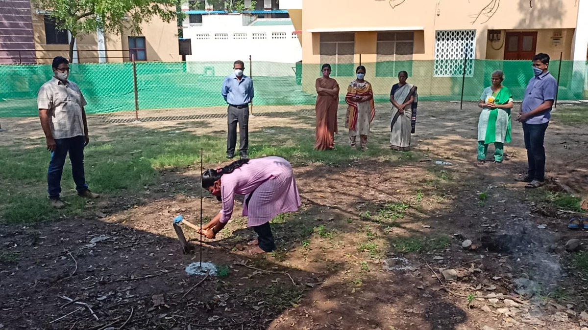 More photos from our little beginning at Little Flower Convent, #Chennai. 
<a href="/Ooze_eva/">Eva Pfannes</a> <a href="/NiloferTajuddin/">Nilofer Tajuddin</a> <a href="/henkovink/">Henk Ovink</a> <a href="/NiloferTajuddin/">Nilofer Tajuddin</a> <a href="/WaterasLeverage/">Water as Leverage</a> <a href="/BiomatrixWater/">Biomatrix Water</a> @JesseHonsa <a href="/SandraSchoof/">Sandra Schoof</a> <a href="/Papermandotin/">Paperman</a> <a href="/ircduc/">IRCDUC</a> <a href="/PrabaNandhini/">Nandhini Praba</a> <a href="/VanessaPeter16/">Vanessa Peter</a> <a href="/iitmadras/">IIT Madras</a>