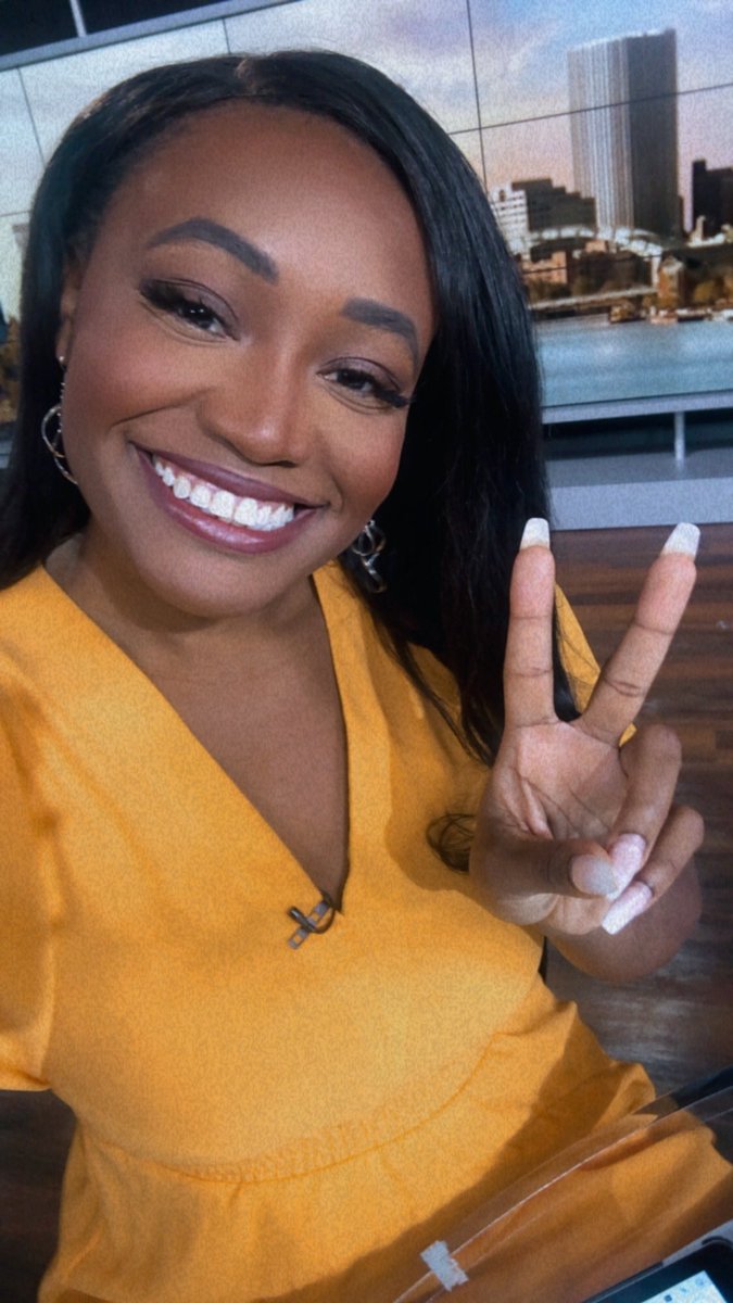 RavenTiaraBrown's tweet photo. The weekend morning show here at @news10nbc launched 2 years ago! And I’ll be celebrating my two years in 4 days! Time flies! Thanks for watching & for the constant love and support! 🙌🏾2️⃣years! 🥳 https://t.co/moTP6BjWol