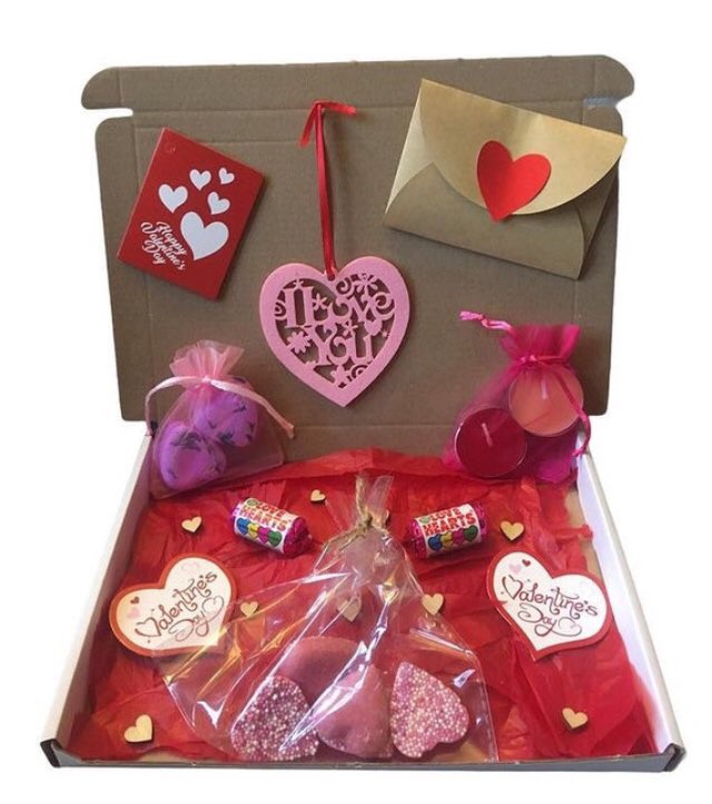 ExemplaryMade's tweet image. #happysaturday 

We have lots of lovely letterbox gifts for any special occasion 🎁 

Birthdays 🥳
Valentines Day ❤️
New Baby 👶🏻 
Anniversary 🤍
Wedding 💍 

We have you covered ❣️

Etsy.com/uk/shop/Exempl…

#UKGiftHour #UKGiftAM