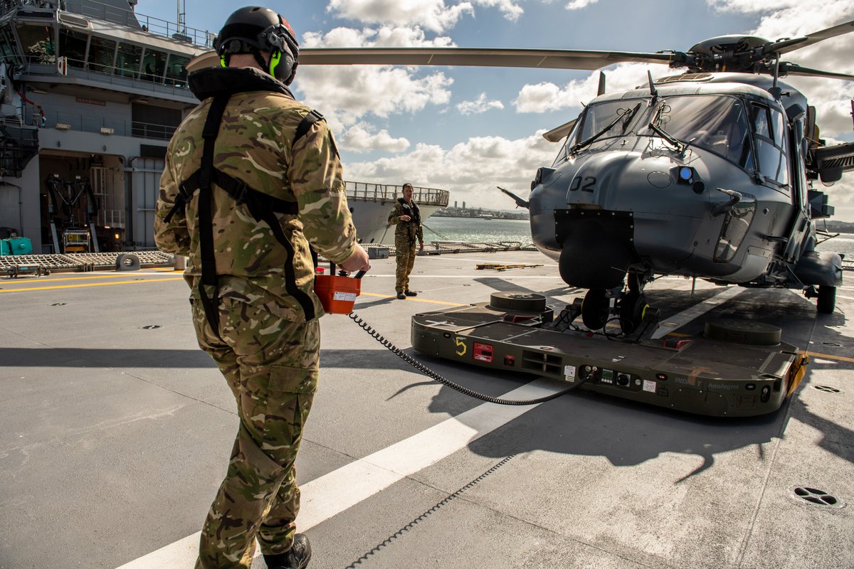 NZAirForce's tweet photo. Two NH90 helicopters and crew from 3SQN are on their way to Tonga onboard #HMNZSCanterbury.
Another Hercules flight left #BaseAuckland today and delivered supplies then returned back to Aotearoa New Zealand.  

For all our updates➡️https://t.co/0z5KRWuGgc

#NZAirForce #Force4NZ https://t.co/SeXlVSUGRl