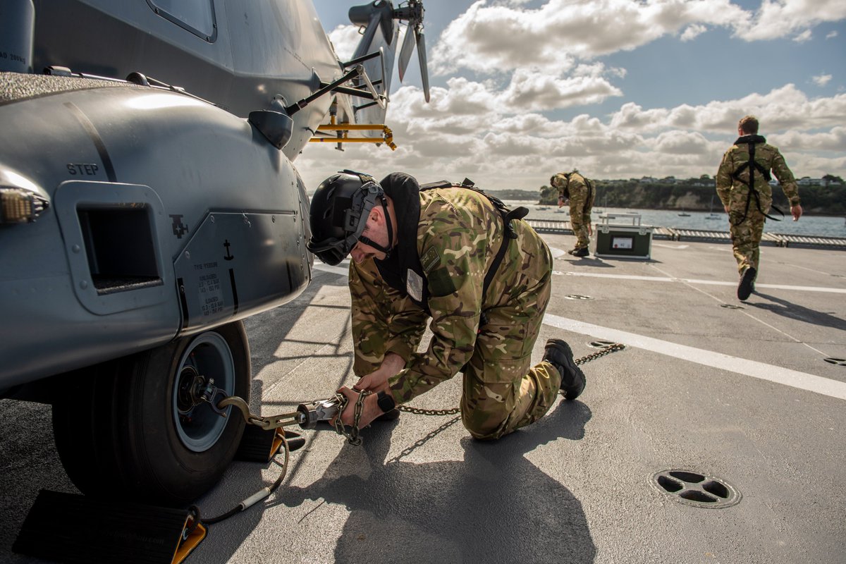 NZAirForce's tweet photo. Two NH90 helicopters and crew from 3SQN are on their way to Tonga onboard #HMNZSCanterbury.
Another Hercules flight left #BaseAuckland today and delivered supplies then returned back to Aotearoa New Zealand.  

For all our updates➡️https://t.co/0z5KRWuGgc

#NZAirForce #Force4NZ https://t.co/SeXlVSUGRl