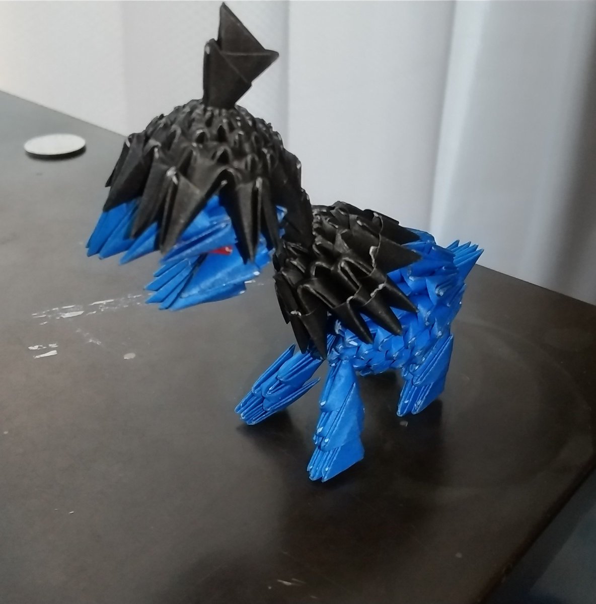 折り紙でモノズ作りました！
個人的には良くできたと思うので､見てもらえると嬉しいです(*´ω｀*)