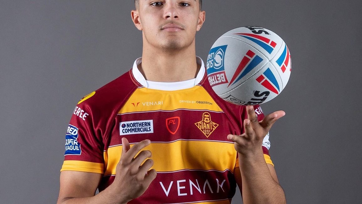 BatleyARLFC's tweet photo. Good luck to former player @kieranrush6 as he runs out for @Giantsrl against his own town club @BatleyRLFC https://t.co/clGaCaJlqL