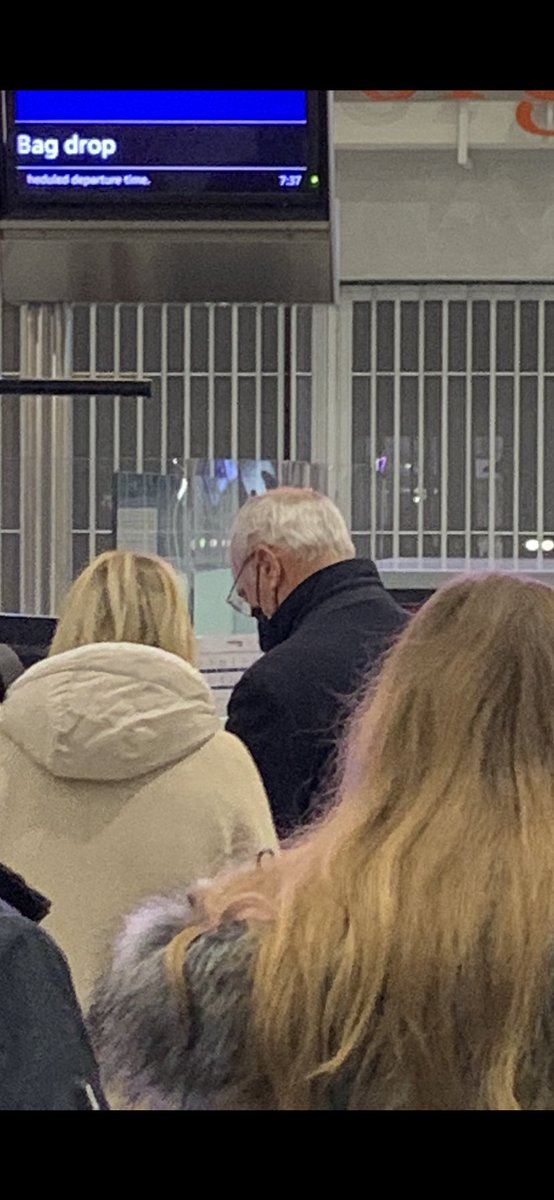 Claudio flying out of Heathrow this morning. Presumably on his way to a meeting with his employers! #watfordfc #ffc