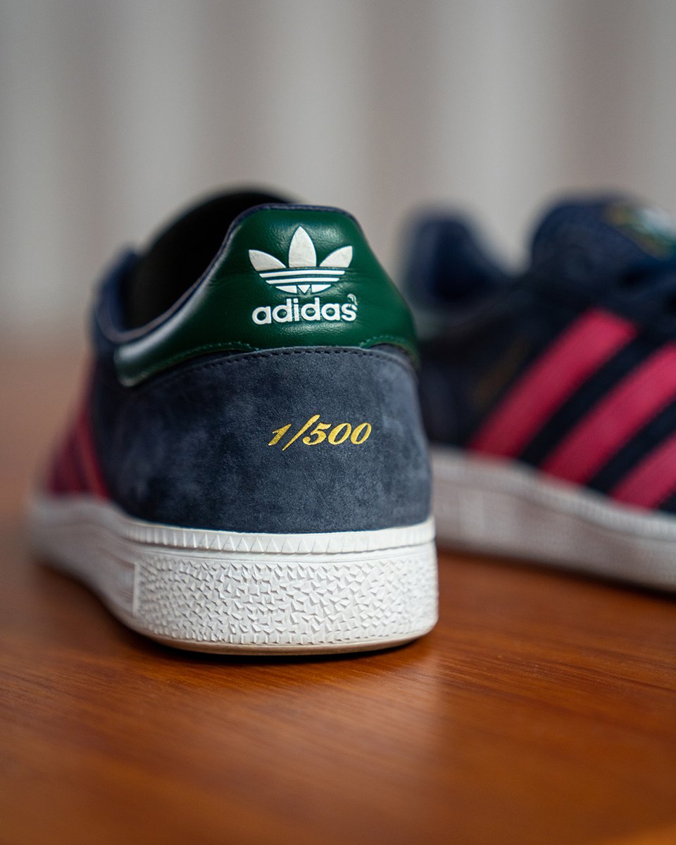 We're continuing our look back on the 2010 #adidasOriginals 'Anniversary Series' collection by showing you a pair we're sure you're all familiar with - the Glasgow. Inspired by the traditional Glasgow tartan design, we want to know who still has a pair? Let us know below 👇