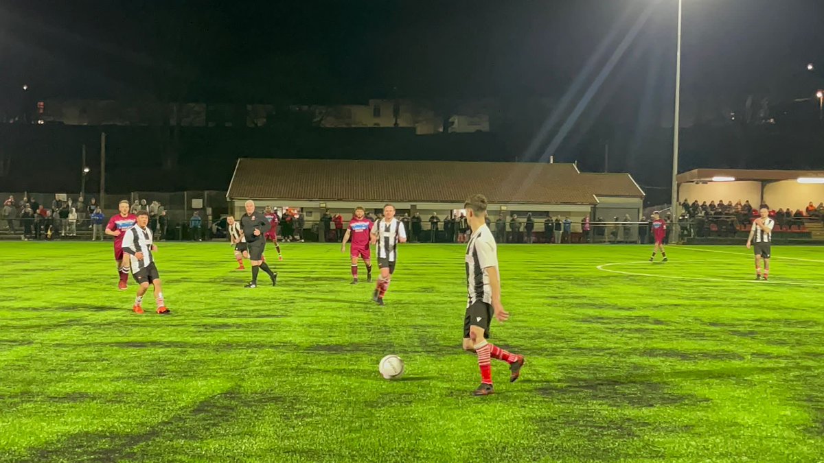 𝐆𝐫𝐞𝐚𝐭 support 🙌

Just over 250+ fans present at The Bont last night between both sets of supporters. A great atmosphere, followed by a great fixture. 

Thank you for your support! ✊⚫️