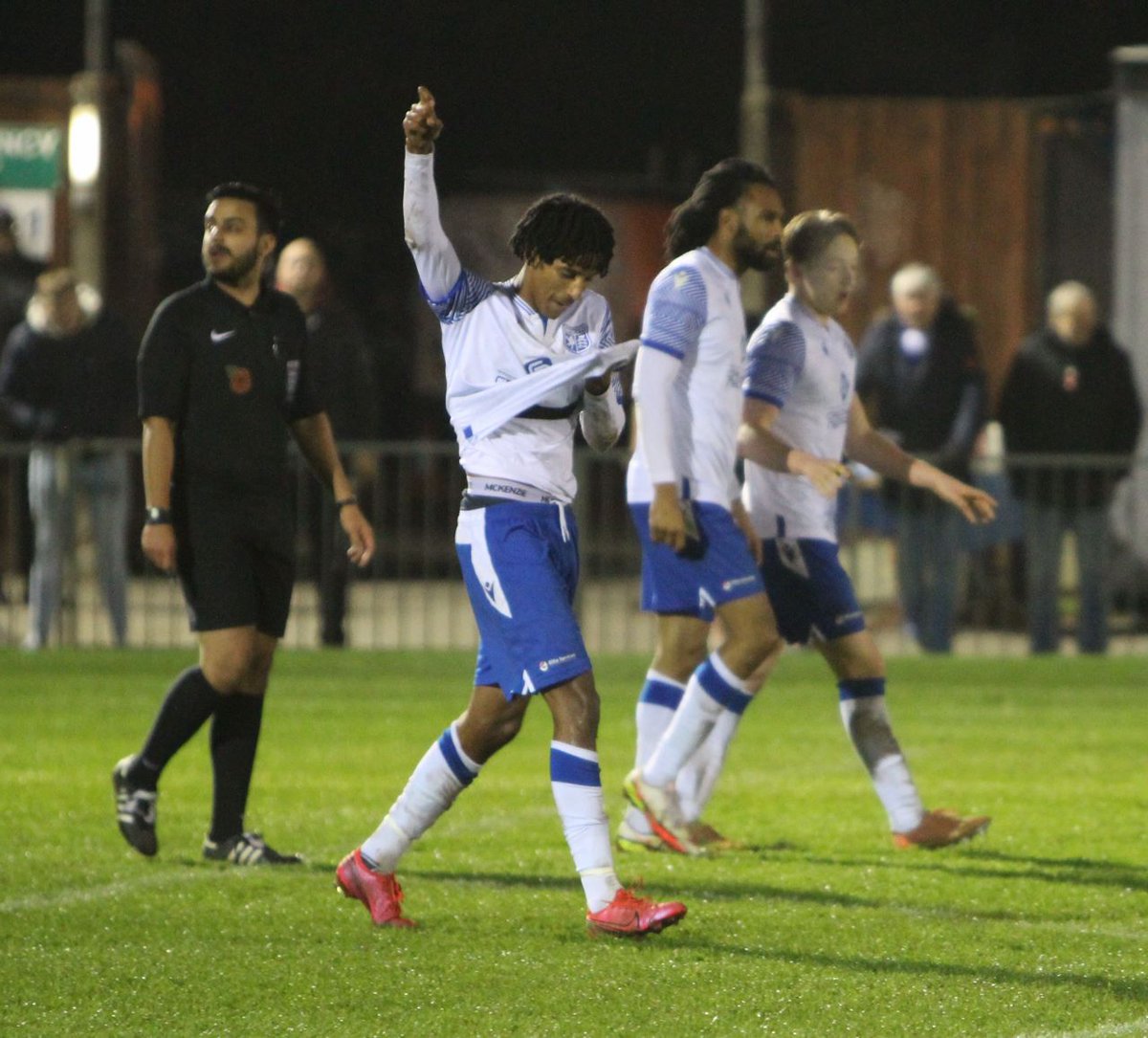 ActionPhotosTH tweet media