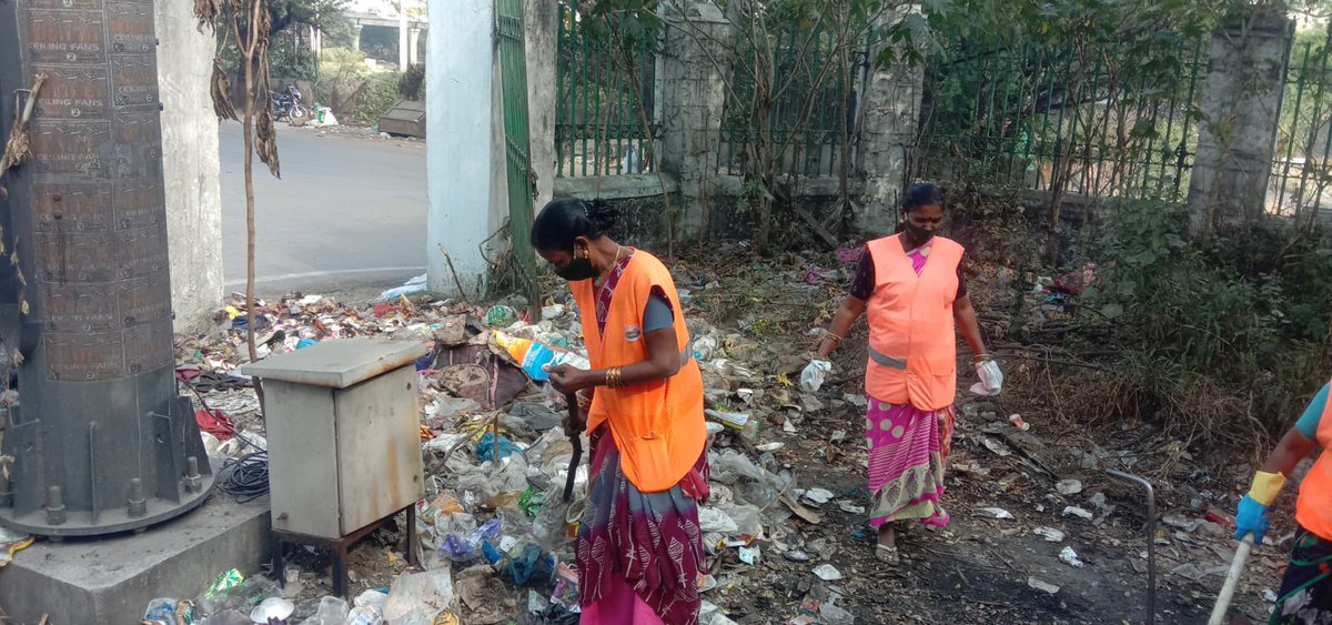 12_amoh's tweet photo. @MohdAhm20415855 @arvindkumar_ias @GadwalvijayaTRS @ZC_Khairatabad @GHMCOnline @hydcitypolice https://t.co/7FnZES71yd