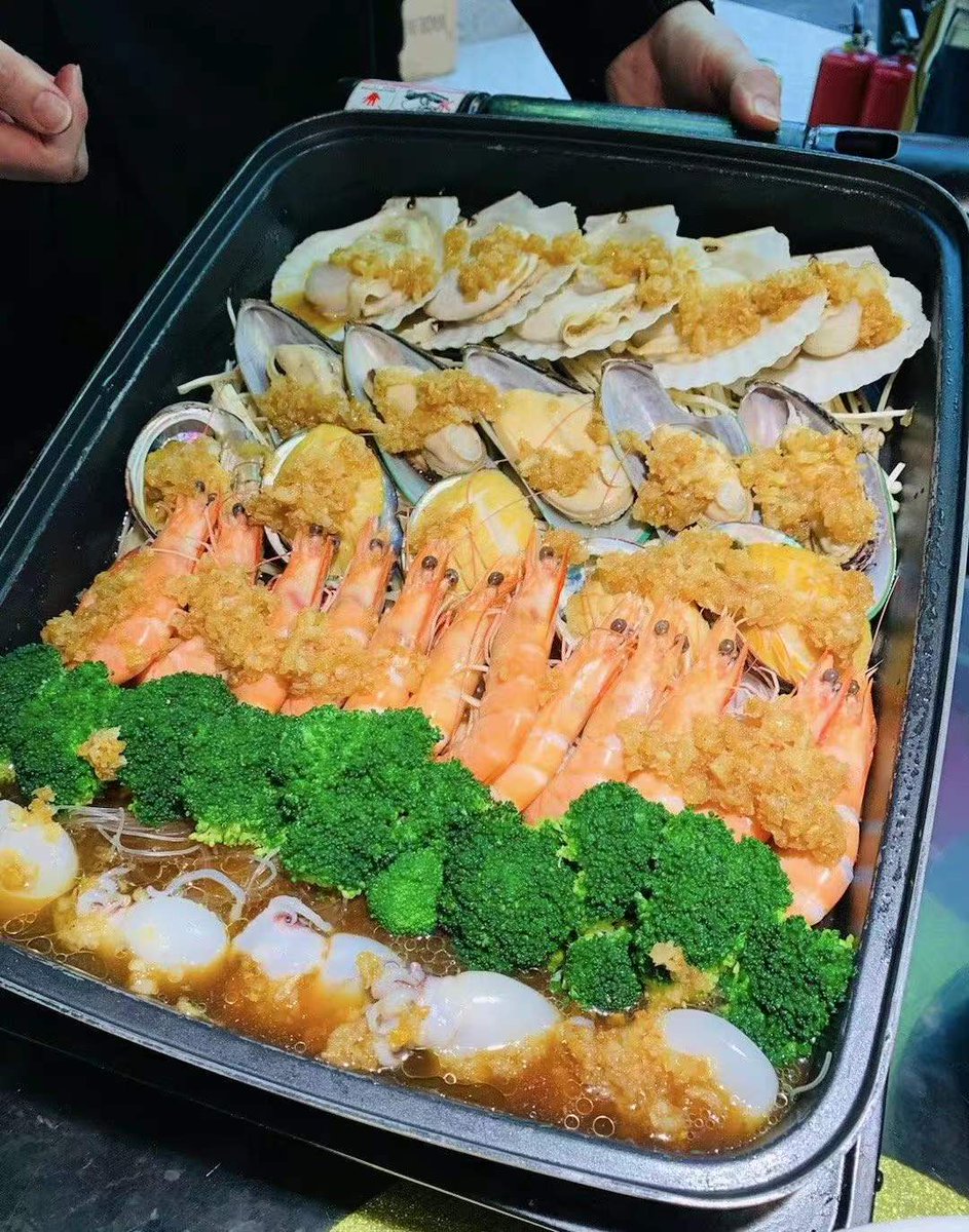 Mina9986's tweet image. There are still 9 days before the traditional Chinese New Year！！🥰🌈⛄️
For me, the Spring Festival is to eat happily and play games with my family.🍻🍷🍾
 I look forward to it very much~~~🫕🍡🍧🍰🧁🥧🍦🥘
luaitesports.com
#TimingSystem
#ChipTiming
#TimingTags
#Skiing