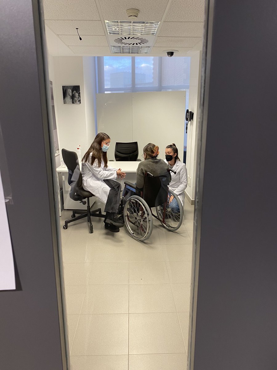 Primer taller de urgencias oncologicas y síndromes paraneoplásicos para los alumnos de sexto <a href="/MedUNAV/">Facultad de Medicina # Universidad de Navarra</a>. Muy buena experiencia #SinMan3G #simulacion #aprendizajeactivo  #pacientesestandarizados #aprendizajeintegrado. Gracias al Centro de Simulación por el apoyo #seguimos