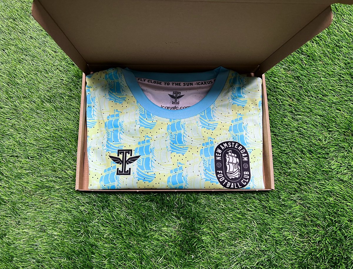 mysteryfootball's tweet image. If there are two or more goals scored in the West Ham vs Manchester United game today, we will give away a Mystery Football shirt to one lucky follower! 🔨🔴

To enter: 
1️⃣ RT this tweet
🤝 Follow us

Good luck! 🤞🏻