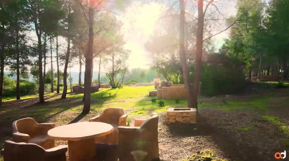 LibyaDiscover's tweet photo. مُنتجع "الكوف السياحي 🏞"  في قلب الطبيعة 🌲🪵 بين غابات الجـبل الاخضر 

صَفحتهم  منتجع الكوف السياحي 🍂 https://t.co/5eduDwFJ6d