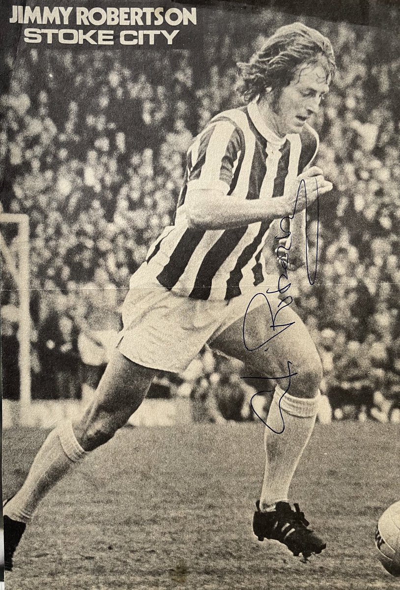 FOOTBALLERS AUTOGRAPHS of the 70s & 80s tweet media