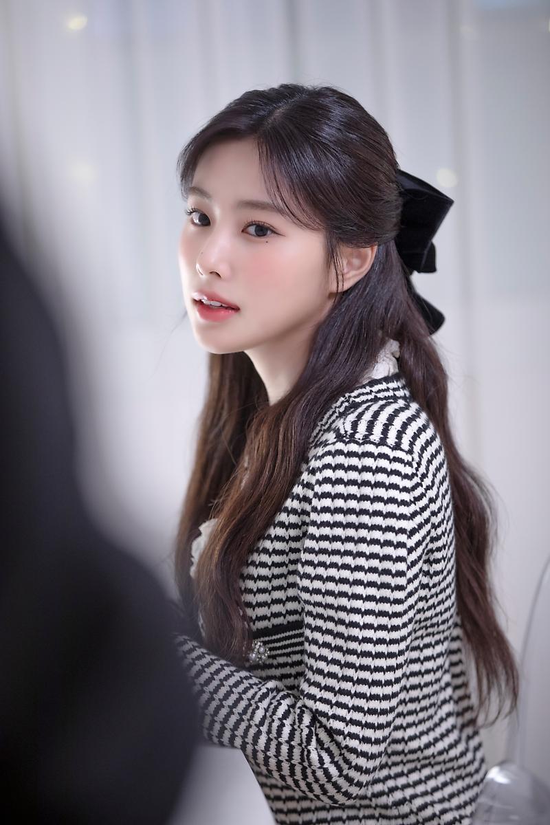 hyew_36pt's tweet image. [비하인드]📸

naver.me/5YvGON8H

#강혜원 #혜원 #カンヘウォン #hyewon
@hyemu_official @8dcreative_ent 
#WinterSpecialAlbum_W #WinterPoem