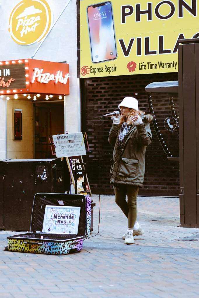NehandaMusic's tweet photo. No words to express how much I love what I do...Busking fills my heart and soul with joy...I usually only have great interactions but at the start of the week a man shouted and swore (in my general direction)...yesterday he came, gave me a fiver &amp; apologised, all is well 🌎❤ https://t.co/fuW73ogodg