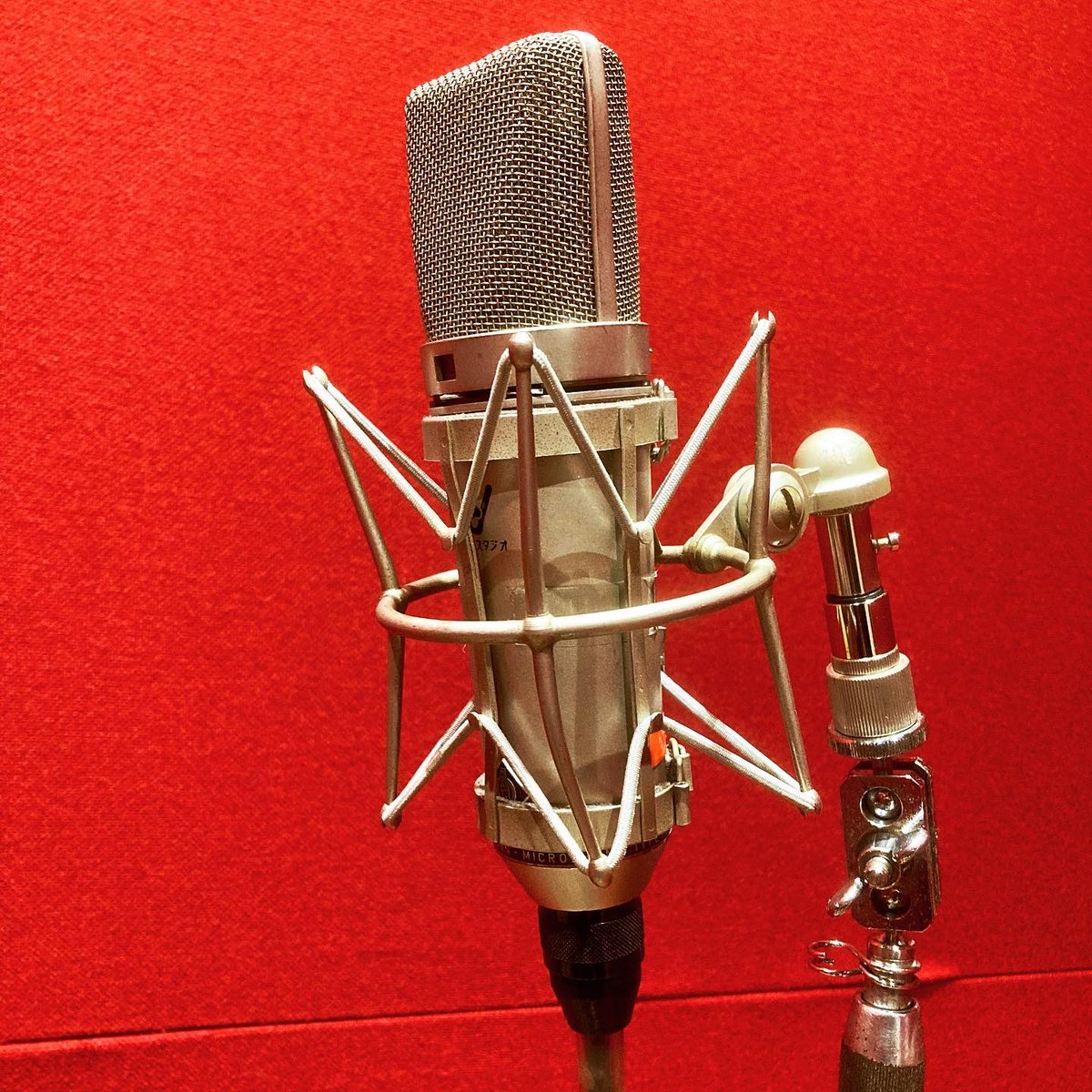 KazTheGroover's tweet image. ノイマン67大好き。数字も同級生みたいで。

いいマイクいっぱいあってアガる🎙

#NeumannU67 
#AKG452 
#coles4038 
@TAGO_STUDIO