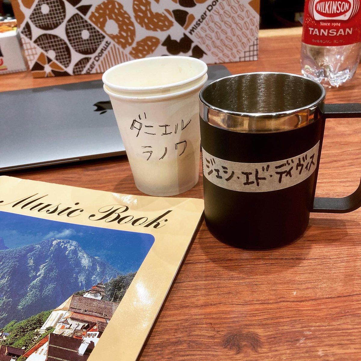 KazTheGroover's tweet image. ノイマン67大好き。数字も同級生みたいで。

いいマイクいっぱいあってアガる🎙

#NeumannU67 
#AKG452 
#coles4038 
@TAGO_STUDIO