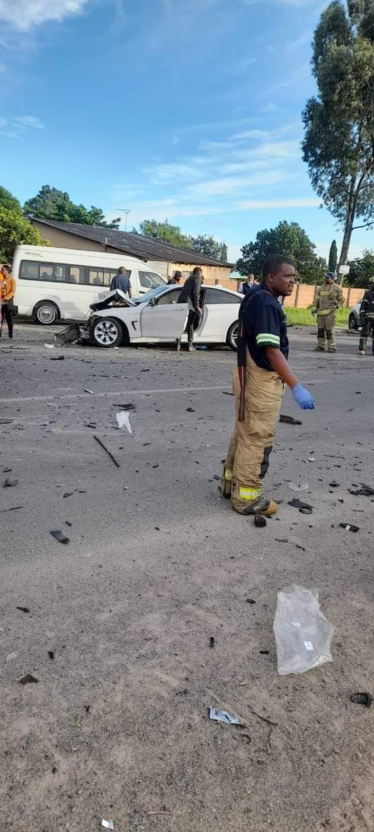 sa_crime's tweet photo. Former Kaizer Chiefs star and Super Sport soccer analyst Jabu Pule was involved in a car accident in Benoni allegedly drunk. #JabuPule https://t.co/AHK33QkY4u