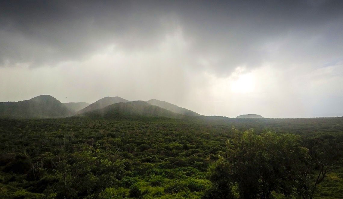 KvanOosterom's tweet photo. Kingdom of great rain clouds: #StMaarten #Aruba #Curaçao #Netherlands https://t.co/CDPOidoS3g