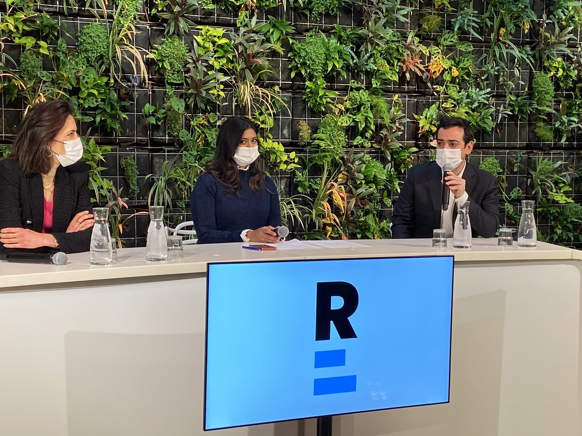 RenewEuropeFRA's tweet photo. 🔴 C’est parti pour le Live sur le discours d’@EmmanuelMacron au Parlement🇪🇺 ! 

Posez vos questions à @CBeaune, @steph_sejourne, @ValerieHayer, @MariePierreV, @fabienne_keller et @PA_Anglade. 

📺 https://t.co/g4mArCunrp

#ChangerlEurope #PFUE2022 https://t.co/VtLMVXpONA