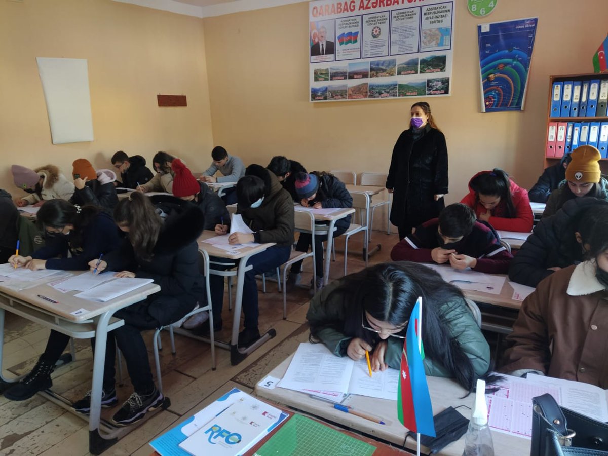YevlaxH's tweet photo. Yevlax şəhərində 1 mərkəzdə M.Ə.Sabir adına 2 nömrəli tam orta məktəbdə  Respublika fənn olimpiadalarının rayon (şəhər) mərhələsi keçirilib.
Qeyd edək ki, olimpiadanın rayon (şəhər )mərhələsində 9, 10, 11-ci, həmçinin xüsusi istedada malik 8-ci sinif şagirdləri iştirak ediblər. https://t.co/Rf3Jh9Imvw