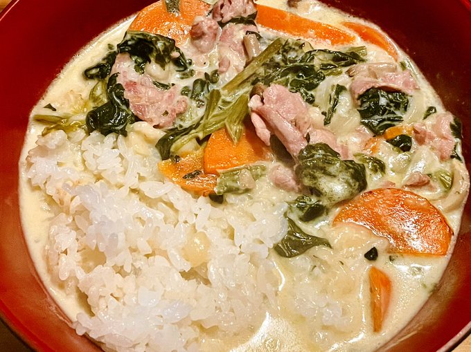 豚肉とほうれん草のクリーム煮ご飯うめえ 