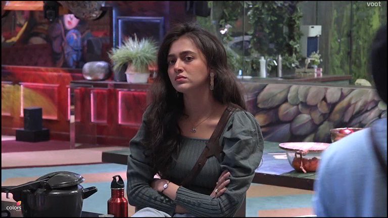 itsmetejasswi's tweet photo. Never matter who goes against you, look in the mirror to see your biggest support system... 💯

EMERGING WINNER TEJASSWI https://t.co/A2P7BAsmCW