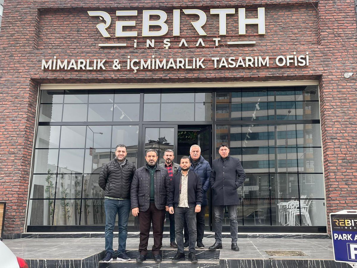 askonbatman's tweet photo. Üye ziyaretleri kapsamında şube başkanımız @selmannasiroglu üye ilişkilileri bşk @mccaglayan72 sektörler Kom. bşk @MahmutE55529054 tekstil Kom.bşk Şükrü Yılmaz ve il sekreterimiz @vural_mustafa72 yeni üyemiz Rebirth İnşaat mimarlık tasarım ofisini ziyaret etti. https://t.co/8ZLCVFf2cN