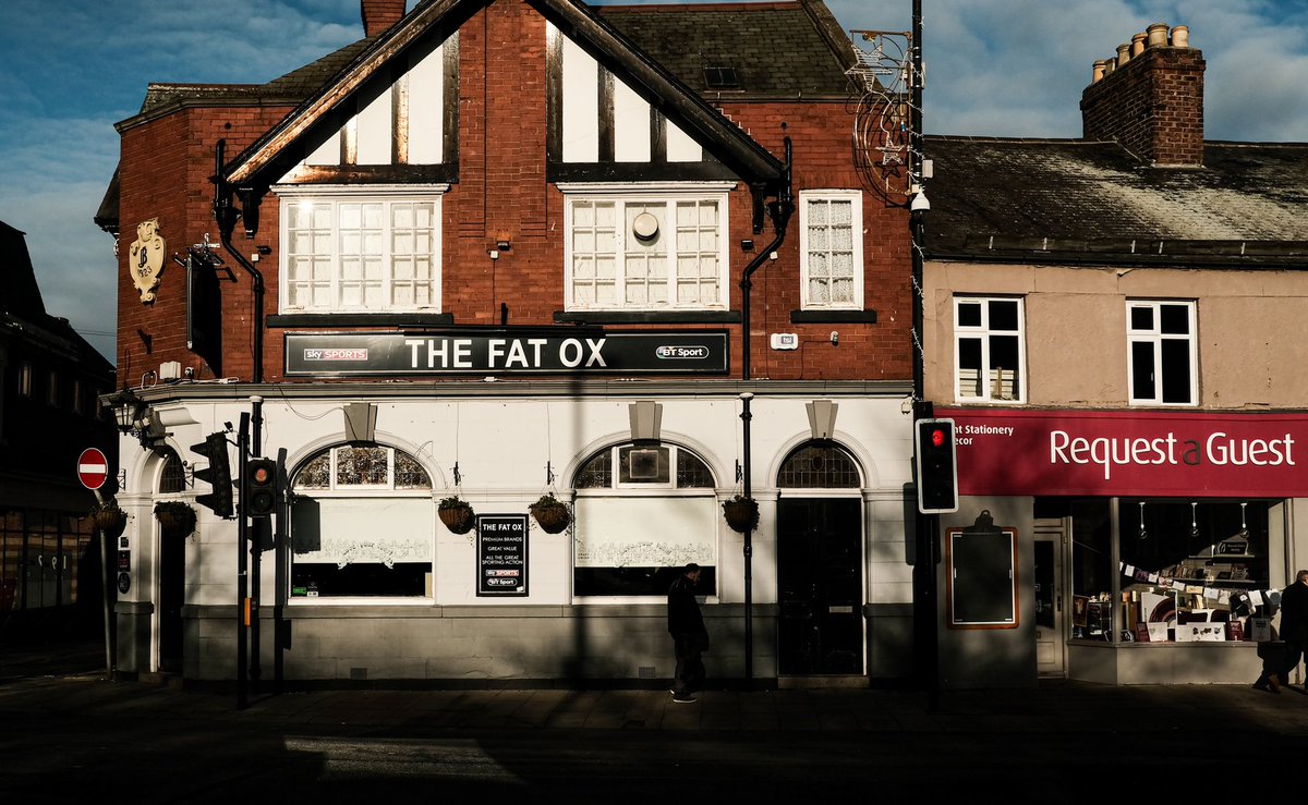Hawaay61's tweet photo. “The Fat Ox” Whitley Bay. Basking in the January sunshine. @GrimArtGroup #urbanphotography #pubsofEngland #theFatOx #photography https://t.co/9Yo3yR40oE