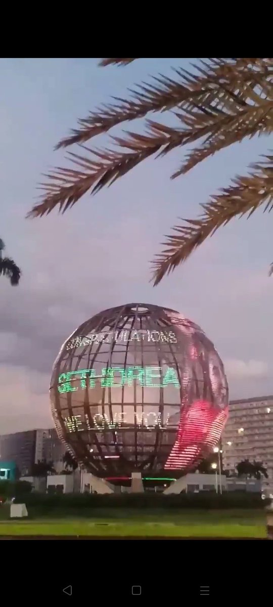 its_maemaelene's tweet photo. At ito Ang surprise guys! SethDrea MOA Globe electronic billboard

#SGTheKissFromTheList 

CONGRATS SETHDREA https://t.co/8KzPSkSkFC