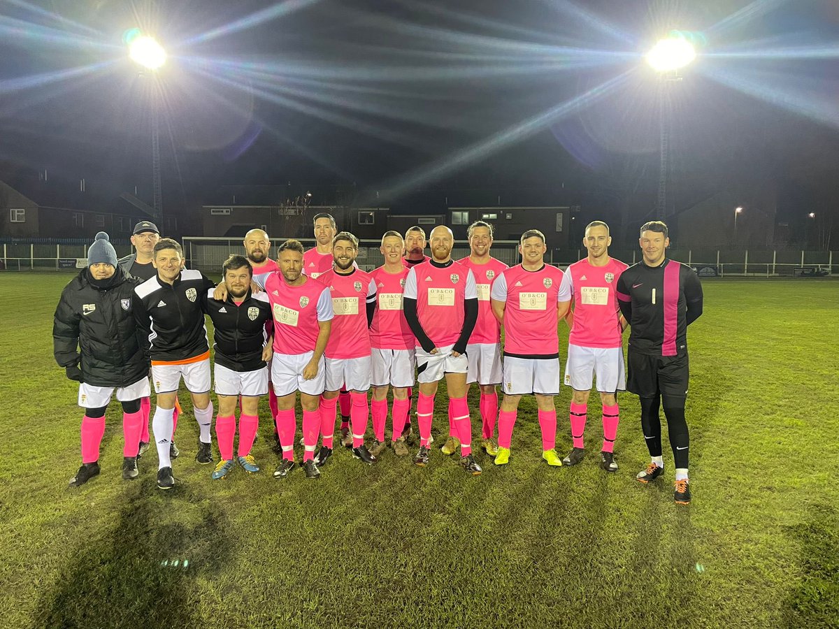 MagpiesLE's tweet photo. On Thursday night some of the magpies and friends played in a charity game at the Radford ground. Minus 2 and a rock hard pitch 🤣 but was all worth it making over 800£! For the young forest lad who lost his life last week 😔 

Up The Magpies 💪💪💪💪 https://t.co/ERW3BRVMx6