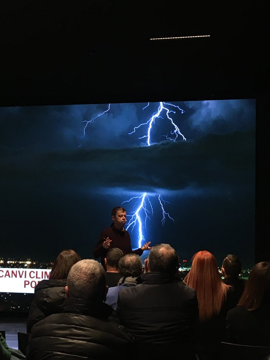 CasaEnergiaPrat's tweet photo. És el torn d’aprendre i reflexionar amb la xerrada de @meteomauri  “El temps canvia, el canvi climàtic ens afecta. Transició verda i energètica ara” al Teatre L’Artesà. https://t.co/Z5bwxWHiWR