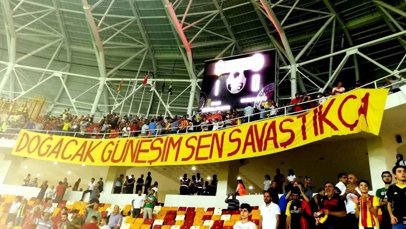 ÇIKIN SAHAYA SONUNA KADAR SAVAŞIN, BU ŞEHİRİN GÜNEŞİNİ SOLDURTMAYIN..!
#YMSvBJK
#yenimalatyaspor-#beşiktaş