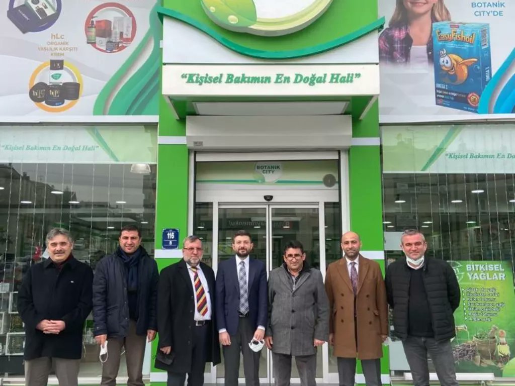 AsriadAnkara's tweet photo. #ASRİAD Ankara Şubesi aday üyelerimizden Botanik Ecza Deposu firma sahibi Hakan bey ve  Ankara Hacı Bayram Veli Üniversitesi İşletme bölümü Doç. Dr. Kadri Gökhan Yılmaz'ı firmasında ziyaret edilmiştir. https://t.co/u2hNut1lZd