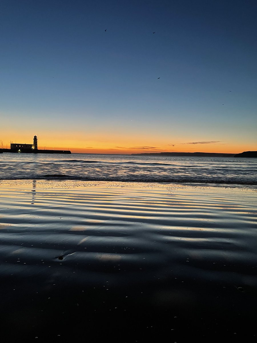 Perfect winter sunrise in Scarborough this morning. #yorkshirecoast