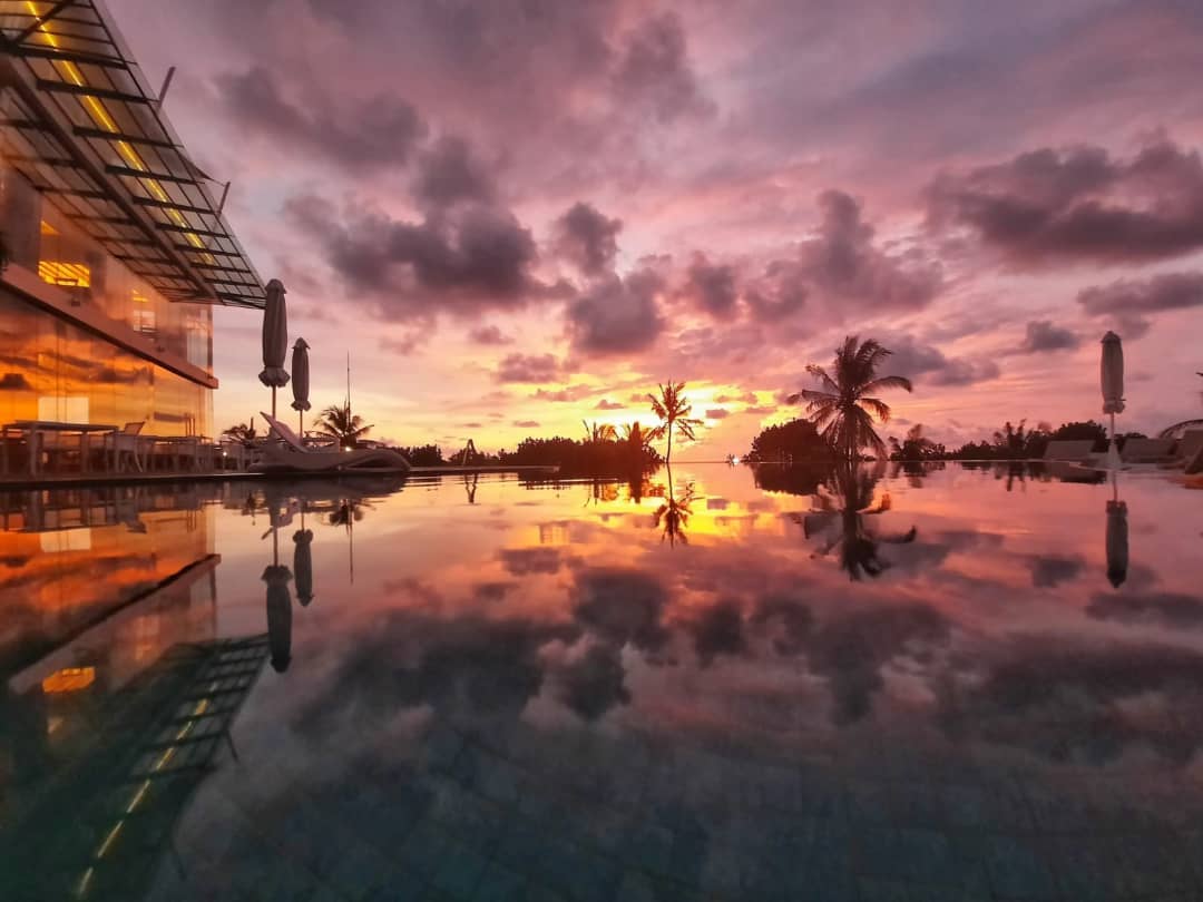 When your favorite color is here 🌅 

📸 @prayudihartono