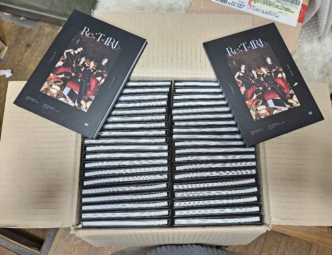 Starliight_PH's tweet photo. 🧷 FREE ALBUM!
 - not onhand
- follow us
- randommmm 
�� like and rt our twts
— like and rt this twt!! https://t.co/eKSSnZDZ3B