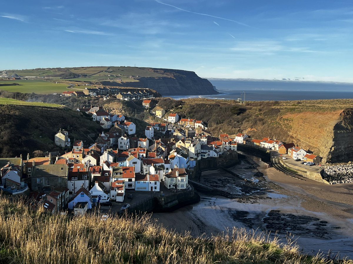 I took this photo 4 hours ago. Staithes - don’t go there it’s awful.  ♥️ #GodsOwnCounty #HolidayHeaven