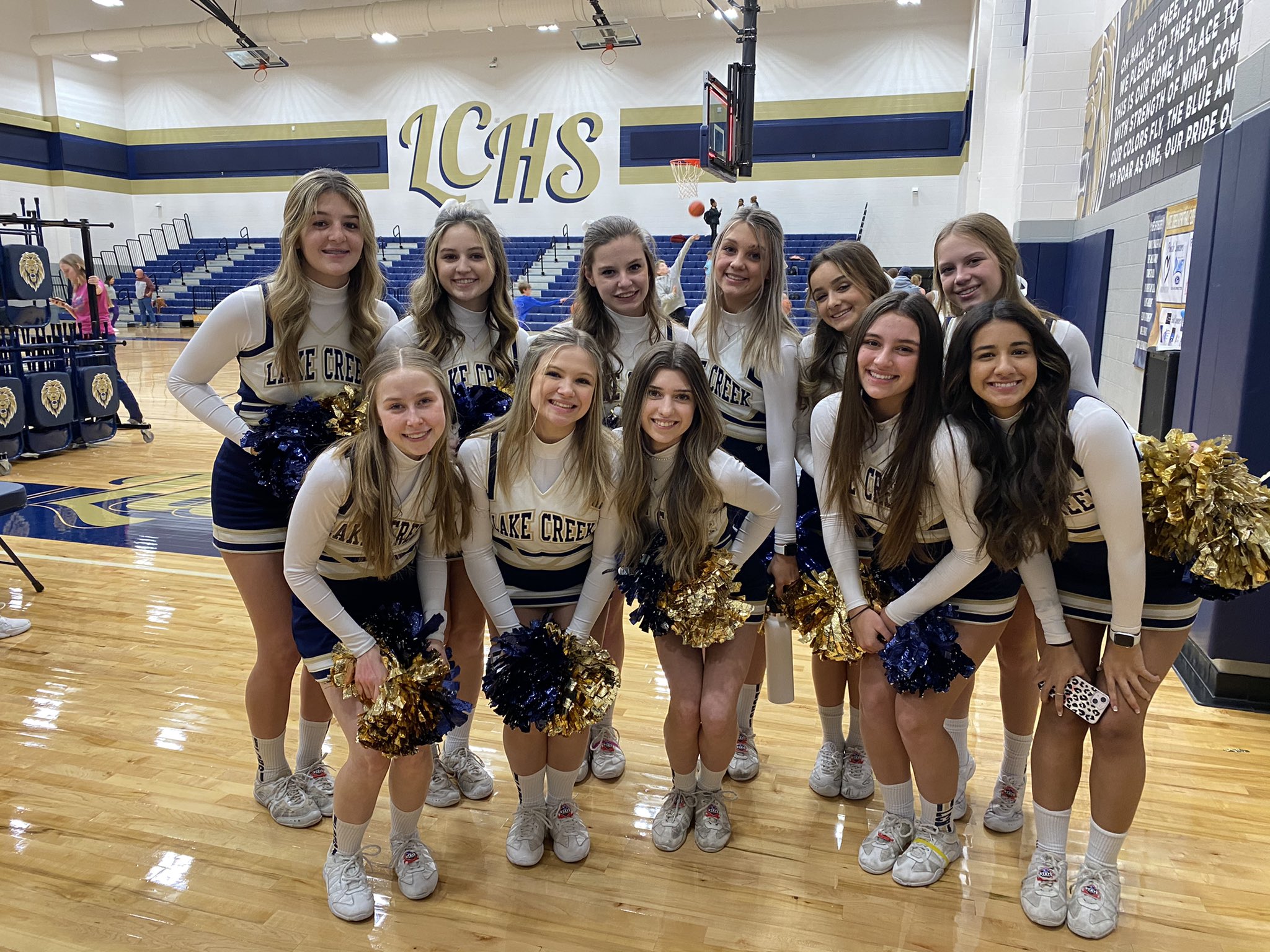 Lake Creek HS Cheer on X: A great win @LakeCreekGBB last night! We love  cheering for our Lions!! @Miller_LCHS @FlemingInTheDen @giffwhitehead  @StoweFoSho @DuaneMcFadden2 @LakeCreekHS  / X