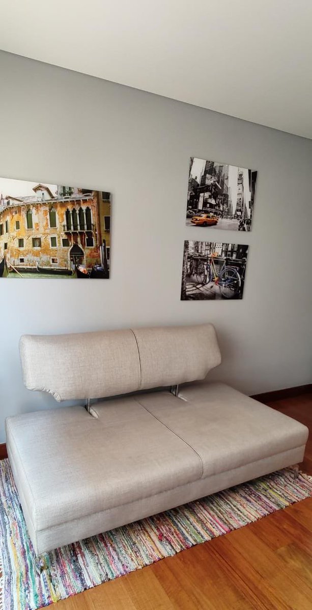 CataVargas92's tweet image. Amigos, estoy vendiendo unas cositas, me ayudan con un RT porfis!!
- Comedor expandible 8 puestos con 6 sillas 100% madera de Aristas $1.500.000
- Sofacama Aristas (medidas 1.9x1 queda como una cama sencilla): $600.000 (incluyo cojines)