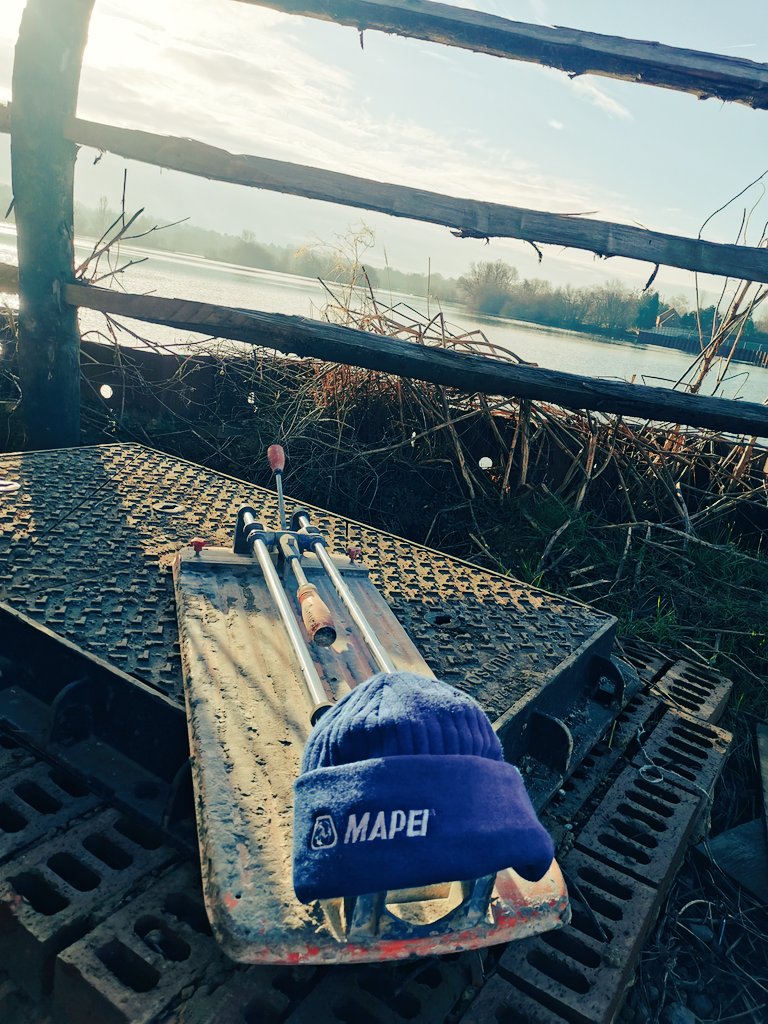 ashfordtiling's tweet photo. Need this hat when working outside #mapei @Conningbrook https://t.co/4flbEfkzf0