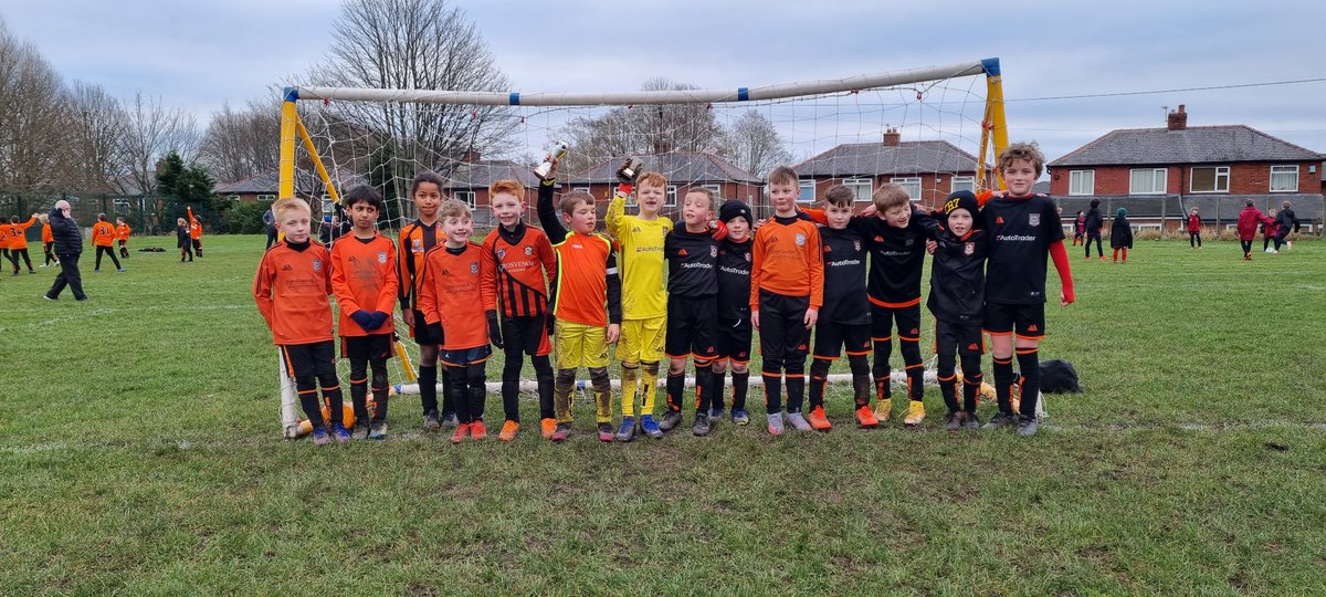 OxfordGrovejfc's tweet photo. STRENGTH IN UNITY.... thats our moto! They boys and girls did exactly that today 🙌💪⚽

@bbdflofficials
@LancashireFA https://t.co/fjfTm6wwn9