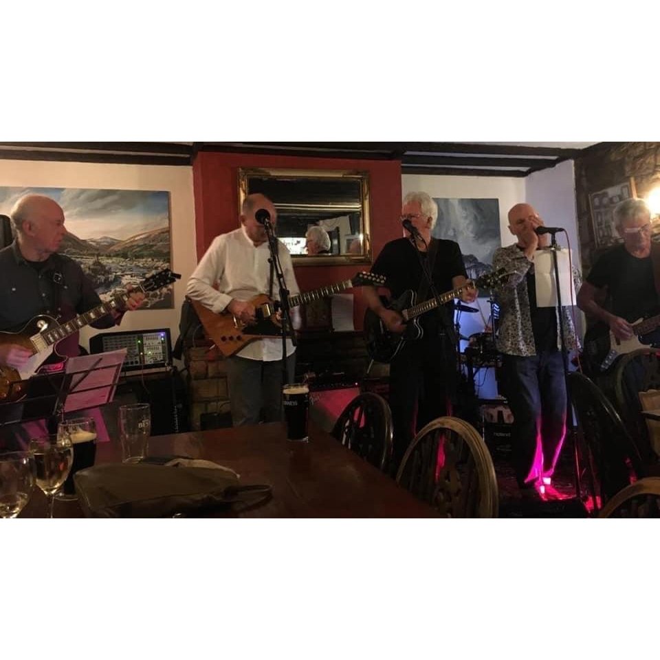 BuyFishersArms's tweet image. Horncliffe&apos;s very own rock band the Salmon City Blues playing at the Fishers Arms
#communityoverprofit #morethanapub #communitypub