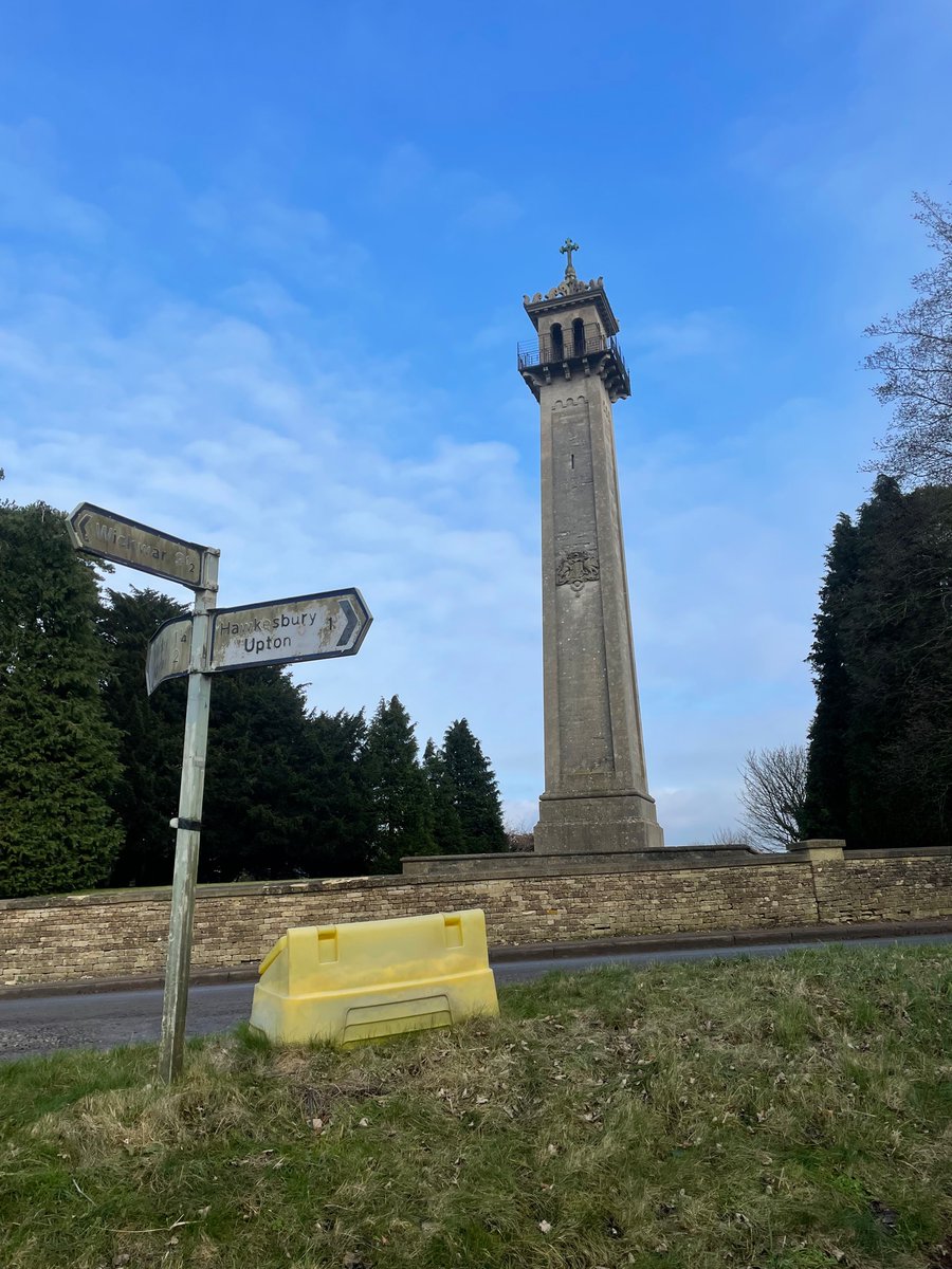 S_A_R_Lab's tweet photo. Lovely crisp morning walk on Hawkesbury circular 5.5 miles in the cotswolds #dogsofgameaudio https://t.co/XGjuFIfwLC